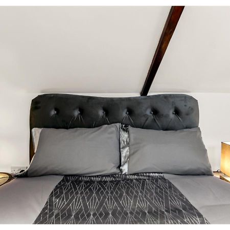 Appartement Sleek And Modern Studio With Minimalist Vibe à Chelmsford Extérieur photo