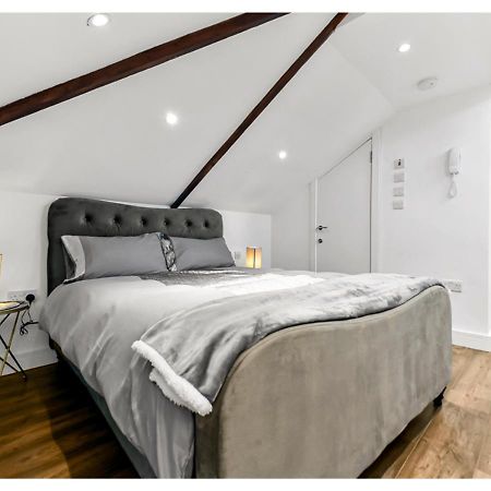 Appartement Sleek And Modern Studio With Minimalist Vibe à Chelmsford Extérieur photo