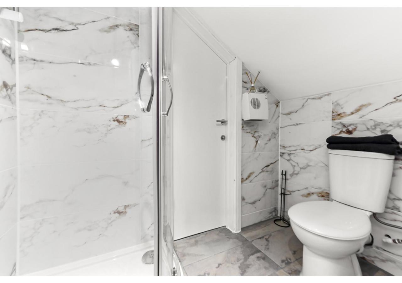Appartement Sleek And Modern Studio With Minimalist Vibe à Chelmsford Extérieur photo