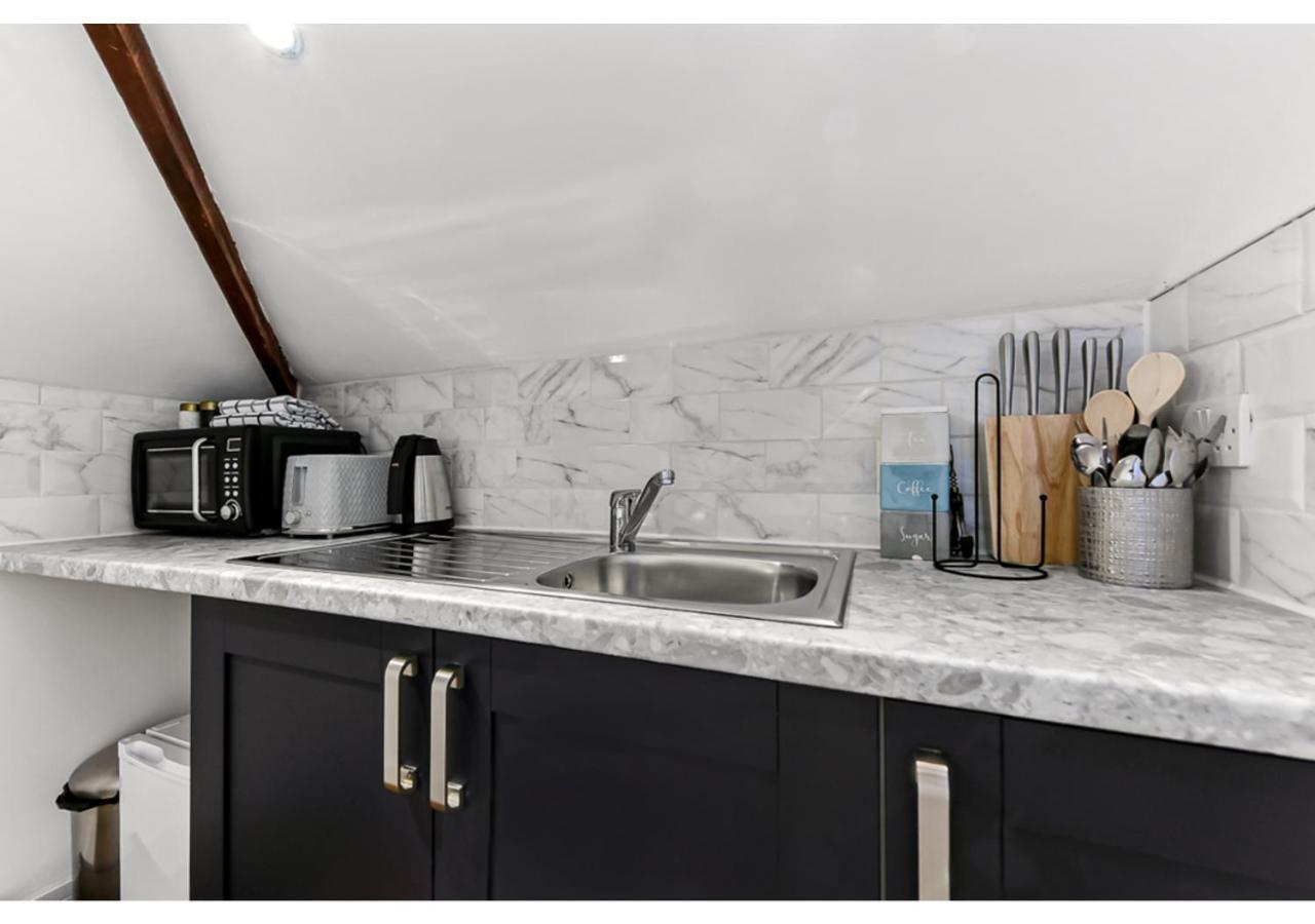 Appartement Sleek And Modern Studio With Minimalist Vibe à Chelmsford Extérieur photo