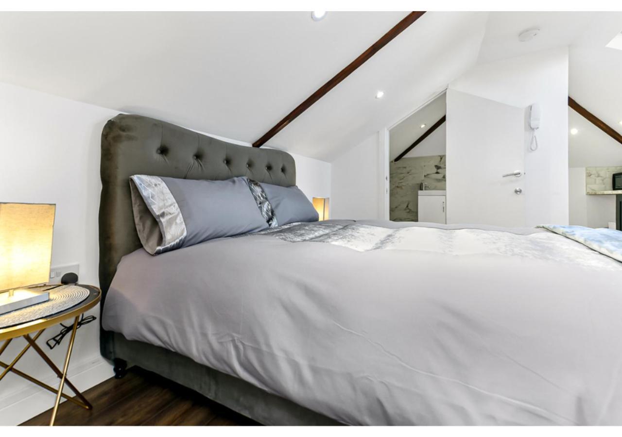 Appartement Sleek And Modern Studio With Minimalist Vibe à Chelmsford Extérieur photo